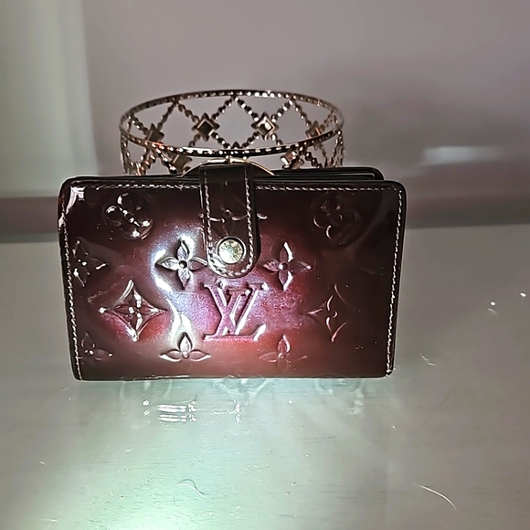 Louis Vuitton Handbags - Womens Louis Vuitton Wallet